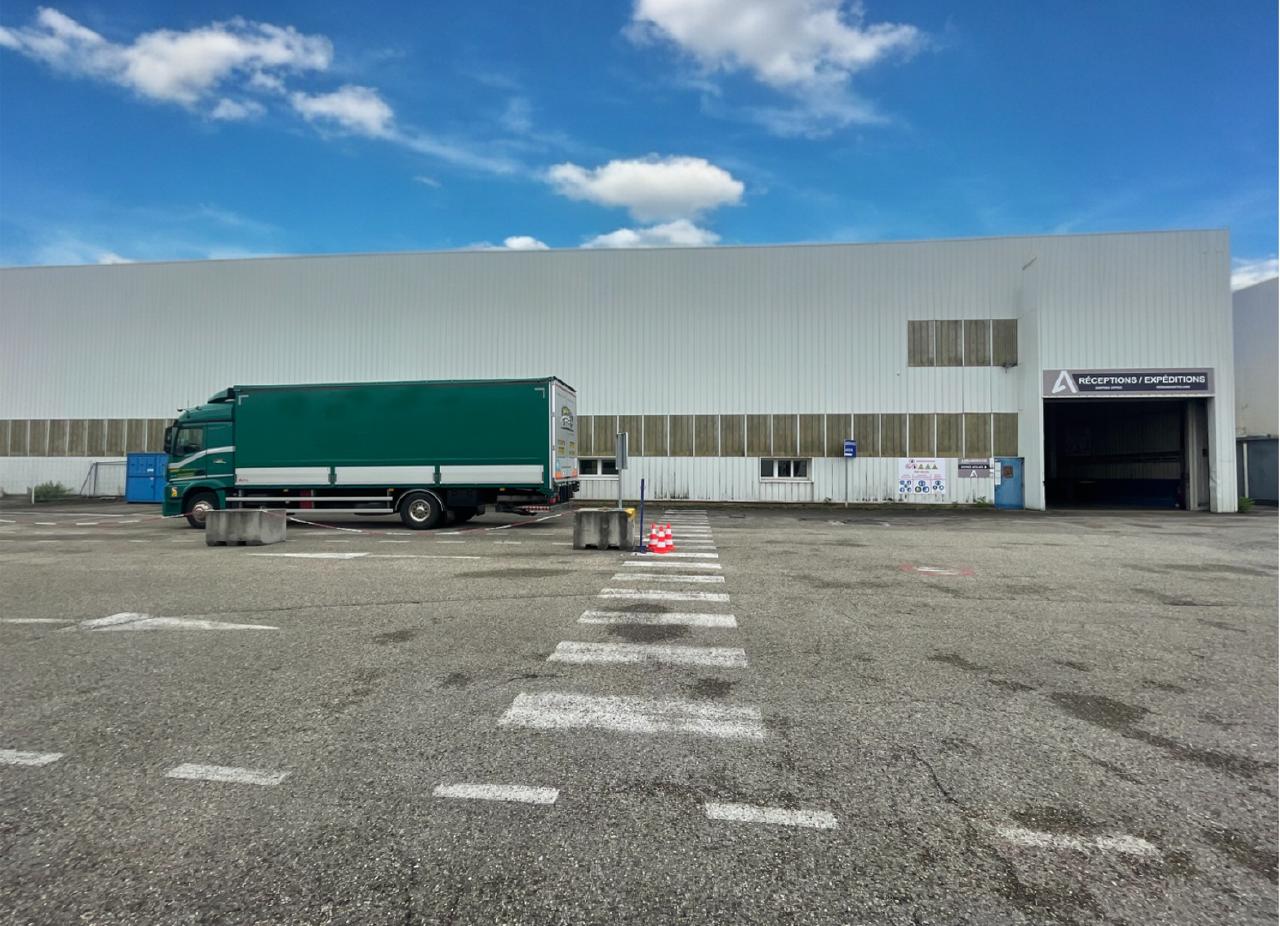 Local d'activité Meyzieu 5395m² Location local d'activité Meyzieu Rhône OLACT2425396 0